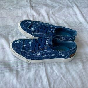 Blowfish Malibu blue celestial style sneakers womens size 6.5